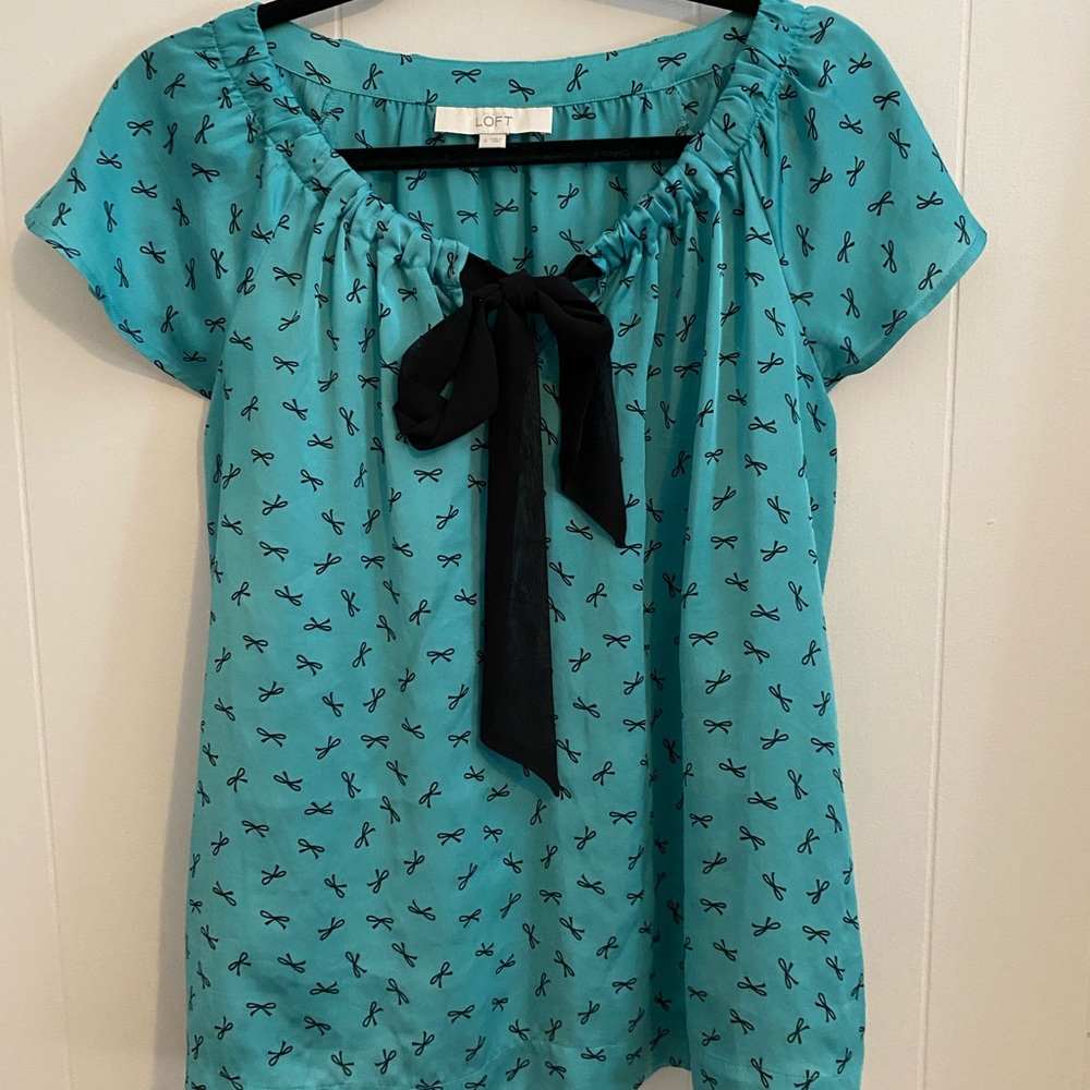 Loft flutter sleeve blouse the bow detail (S)